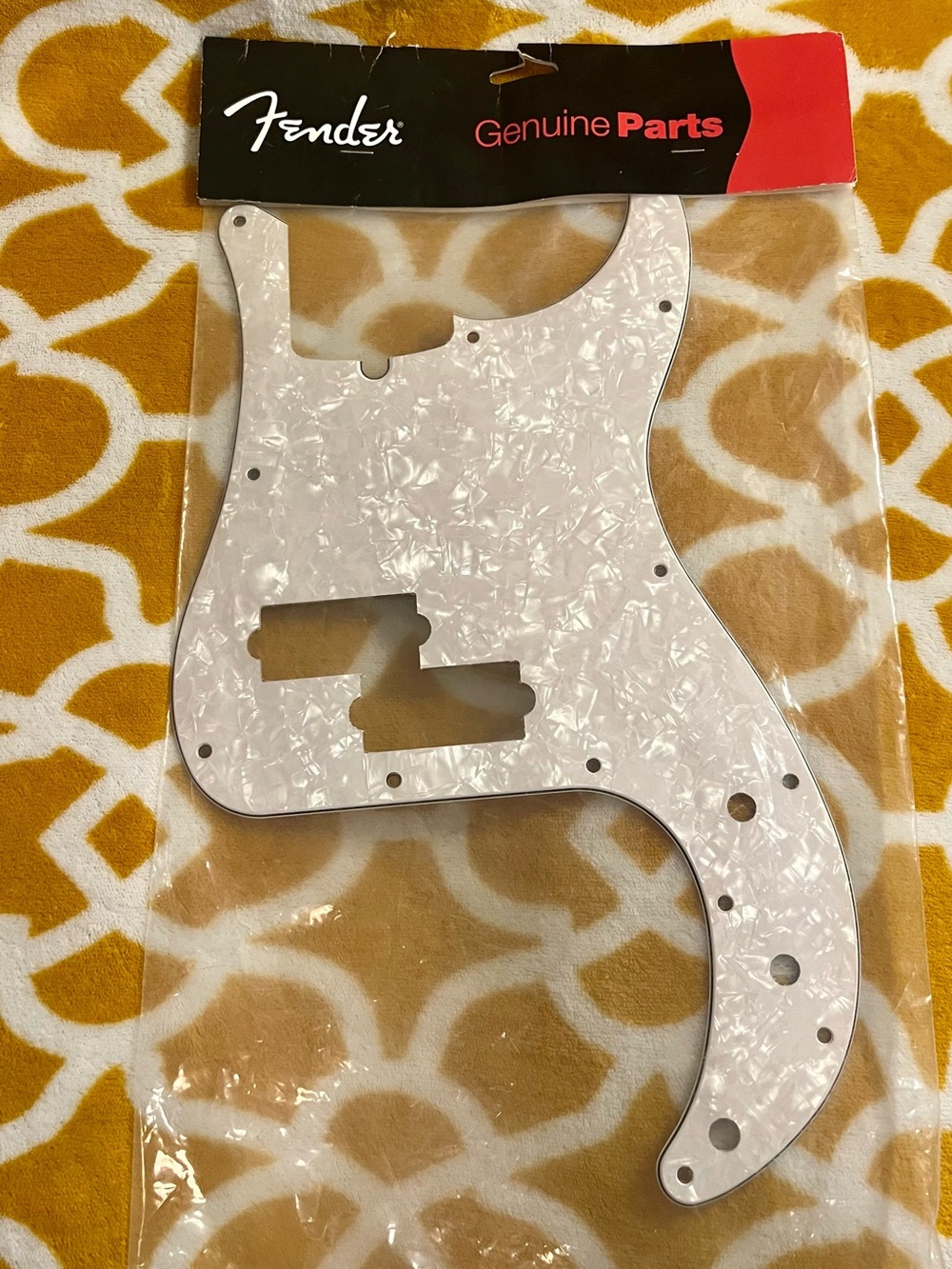 Fender PBass Standard 13-Hole White Bass Pickguard Body 099-2160-000